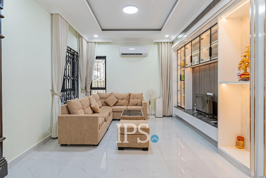4 Bedroom Villa For Rent - Sambuor Meas, Mukh Kampul, Kandal Province