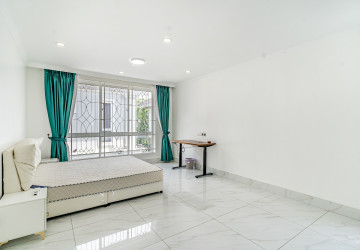 5 Bedroom Villa For Rent - Borey Peng Huoth Beong Snor, Chhbar Ampov, Phnom Penh thumbnail