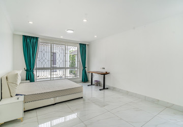 5 Bedroom Villa For Rent - Borey Peng Huoth Beong Snor, Chhbar Ampov, Phnom Penh thumbnail