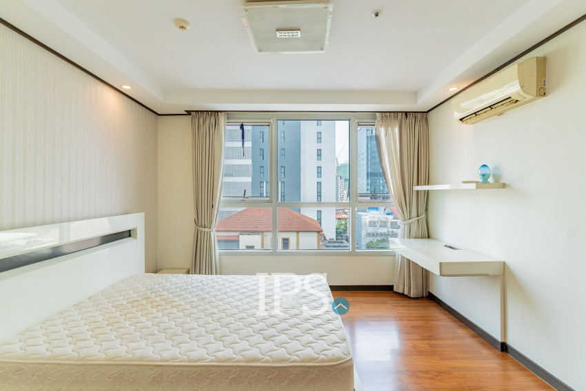 6th Floor 3 Bedroom Condo For Sale - De Castle Royal, BKK1, Phnom Penh