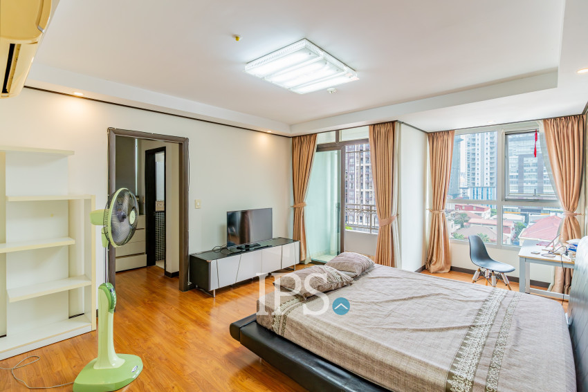 6th Floor 3 Bedroom Condo For Sale - De Castle Royal, BKK1, Phnom Penh