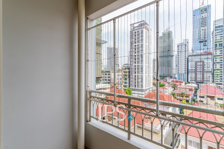 6th Floor 3 Bedroom Condo For Sale - De Castle Royal, BKK1, Phnom Penh