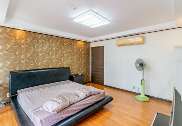6th Floor 3 Bedroom Condo For Sale - De Castle Royal, BKK1, Phnom Penh thumbnail