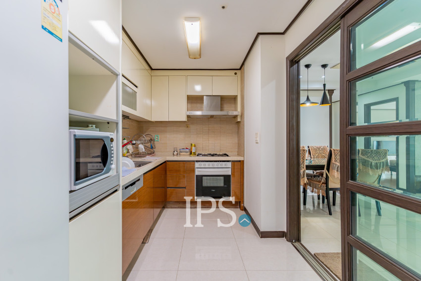 6th Floor 3 Bedroom Condo For Sale - De Castle Royal, BKK1, Phnom Penh