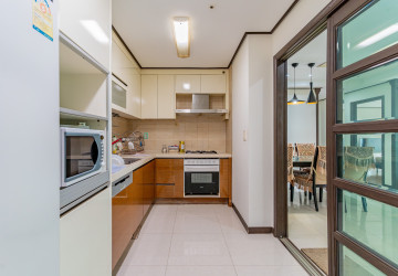6th Floor 3 Bedroom Condo For Sale - De Castle Royal, BKK1, Phnom Penh thumbnail