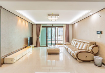 6th Floor 3 Bedroom Condo For Sale - De Castle Royal, BKK1, Phnom Penh thumbnail