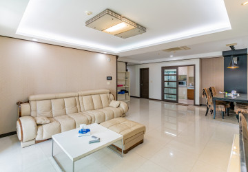 6th Floor 3 Bedroom Condo For Sale - De Castle Royal, BKK1, Phnom Penh thumbnail