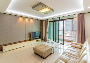 6th Floor 3 Bedroom Condo For Sale - De Castle Royal, BKK1, Phnom Penh thumbnail
