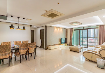 6th Floor 3 Bedroom Condo For Sale - De Castle Royal, BKK1, Phnom Penh thumbnail