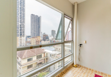 6th Floor 3 Bedroom Condo For Sale - De Castle Royal, BKK1, Phnom Penh thumbnail