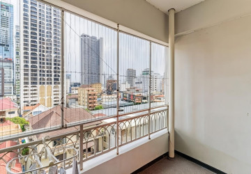 6th Floor 3 Bedroom Condo For Sale - De Castle Royal, BKK1, Phnom Penh thumbnail