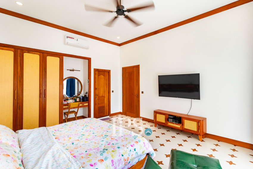 4 Bedroom Villa For Sale - Svay Dangkum, Siem Reap