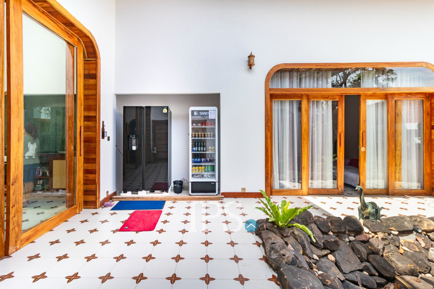 4 Bedroom Villa For Sale - Svay Dangkum, Siem Reap