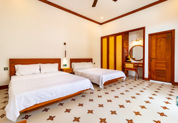 4 Bedroom Villa For Sale - Svay Dangkum, Siem Reap thumbnail