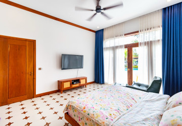 4 Bedroom Villa For Sale - Svay Dangkum, Siem Reap thumbnail