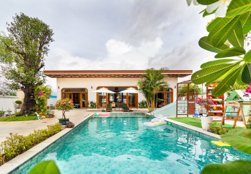 4 Bedroom Villa For Sale - Svay Dangkum, Siem Reap thumbnail
