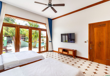 4 Bedroom Villa For Sale - Svay Dangkum, Siem Reap thumbnail