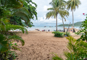 5-Room Beachfront Business For Sale  MPai Bay, Koh Rong Sanloem, Sihanoukville thumbnail