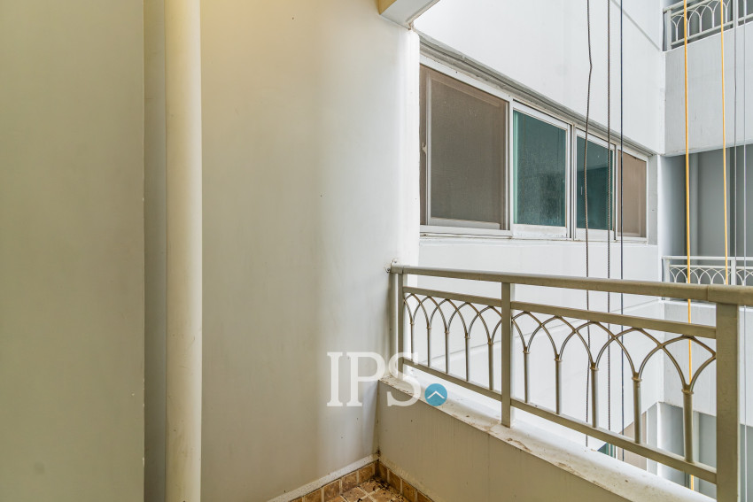 1 Bedroom Condo For Rent - De Castle Royal, BKK1, Phnom Penh