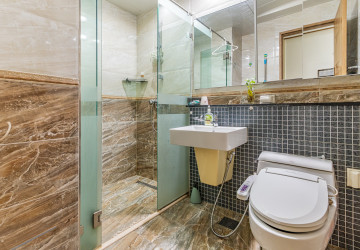 1 Bedroom Condo For Rent - De Castle Royal, BKK1, Phnom Penh thumbnail