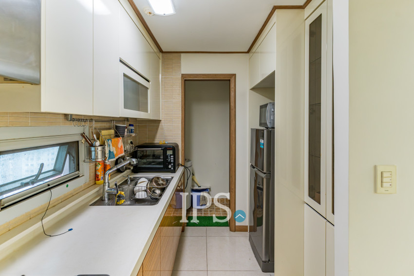 1 Bedroom Condo For Rent - De Castle Royal, BKK1, Phnom Penh