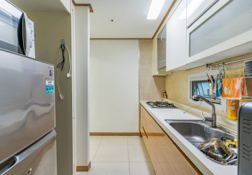 1 Bedroom Condo For Rent - De Castle Royal, BKK1, Phnom Penh thumbnail