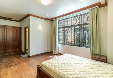5 Bedroom Villa For Rent - Tonle Bassac, Phnom Penh thumbnail