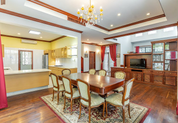 5 Bedroom Villa For Rent - Tonle Bassac, Phnom Penh thumbnail