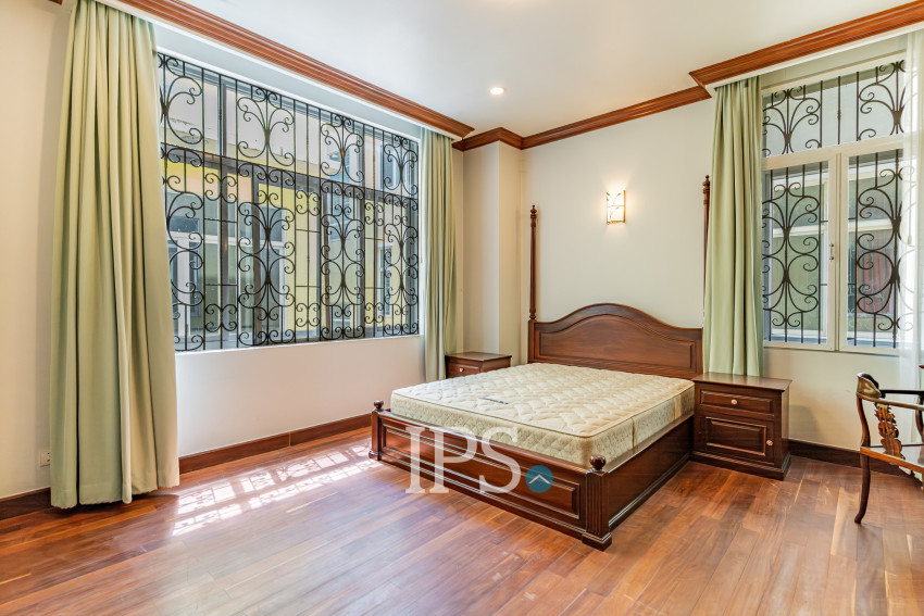 5 Bedroom Villa For Rent - Tonle Bassac, Phnom Penh