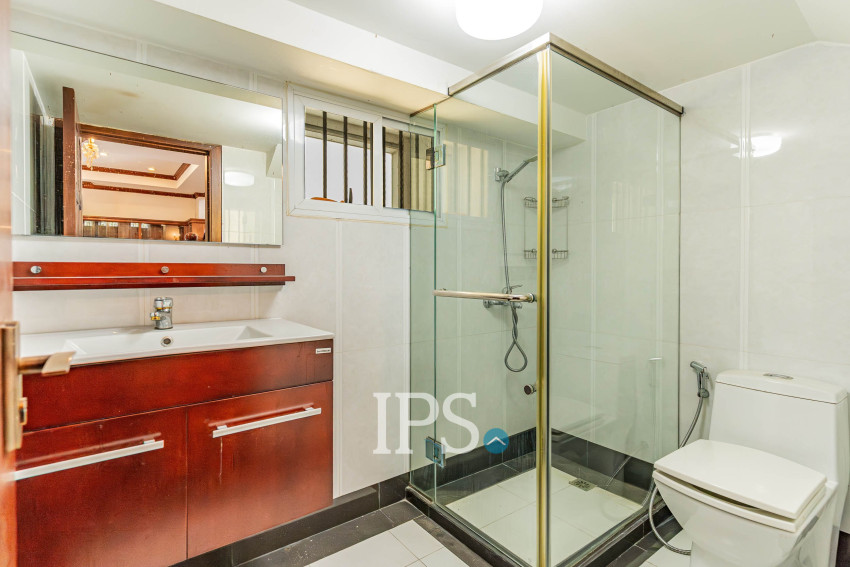 5 Bedroom Villa For Rent - Tonle Bassac, Phnom Penh