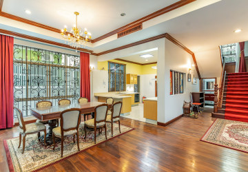 5 Bedroom Villa For Rent - Tonle Bassac, Phnom Penh thumbnail