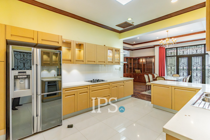 5 Bedroom Villa For Rent - Tonle Bassac, Phnom Penh