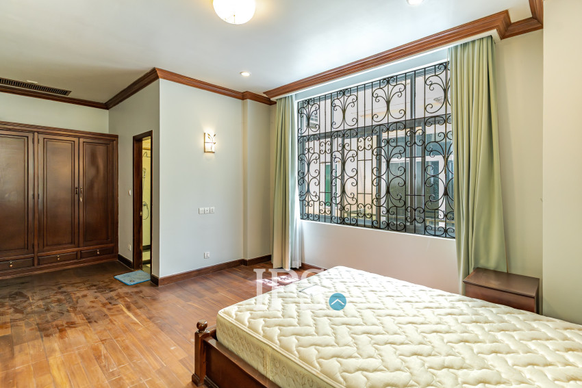 5 Bedroom Villa For Rent - Tonle Bassac, Phnom Penh