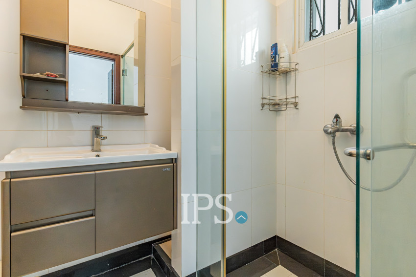 5 Bedroom Villa For Rent - Tonle Bassac, Phnom Penh