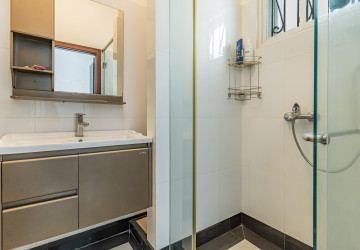 5 Bedroom Villa For Rent - Tonle Bassac, Phnom Penh thumbnail