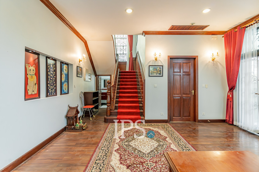 5 Bedroom Villa For Rent - Tonle Bassac, Phnom Penh