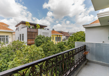 5 Bedroom Villa For Rent - Tonle Bassac, Phnom Penh thumbnail