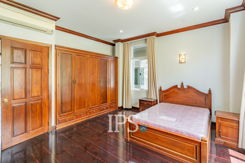 5 Bedroom Villa For Rent - Tonle Bassac, Phnom Penh