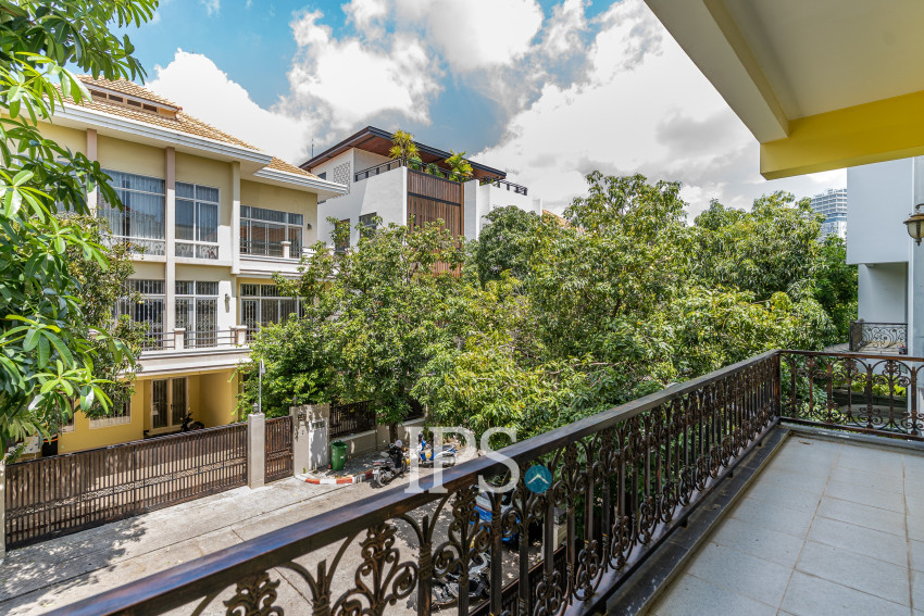 5 Bedroom Villa For Rent - Tonle Bassac, Phnom Penh