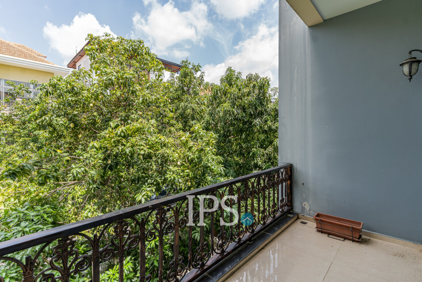 5 Bedroom Villa For Rent - Tonle Bassac, Phnom Penh