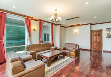 5 Bedroom Villa For Rent - Tonle Bassac, Phnom Penh thumbnail