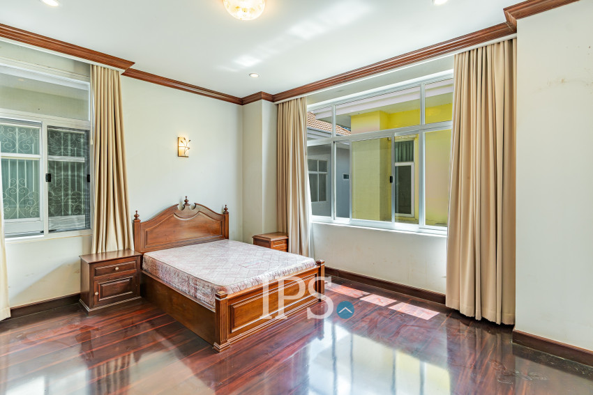 5 Bedroom Villa For Rent - Tonle Bassac, Phnom Penh