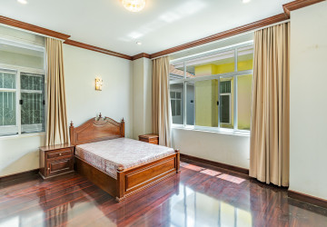 5 Bedroom Villa For Rent - Tonle Bassac, Phnom Penh thumbnail