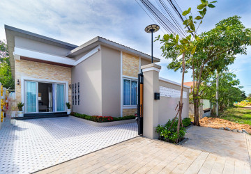 2 Bedroom Villa For Sale - Svay Dangkum, Siem Reap thumbnail