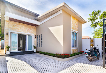 2 Bedroom Villa For Sale - Svay Dangkum, Siem Reap thumbnail