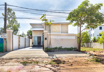 2 Bedroom Villa For Sale - Svay Dangkum, Siem Reap thumbnail