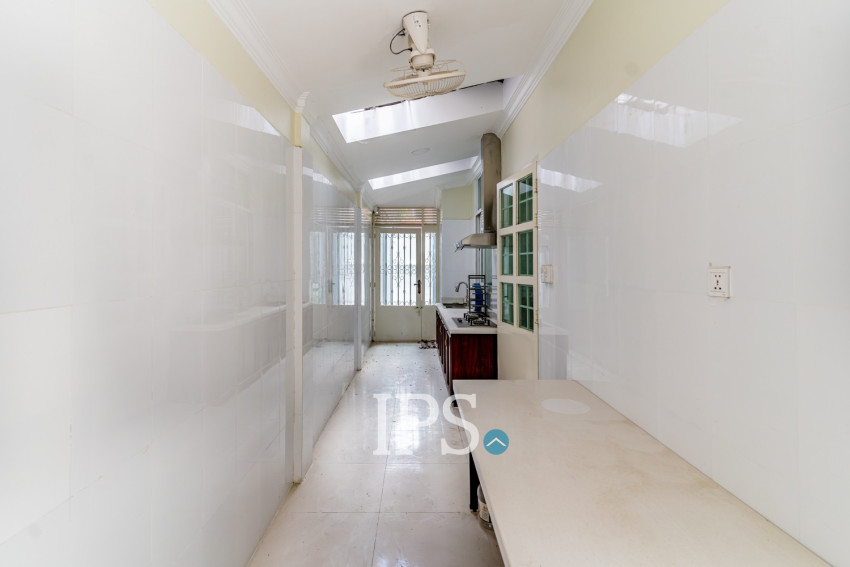 6 Bedroom Villa For Rent - Tonle Bassac, Phnom Penh