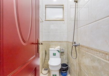 6 Bedroom Villa For Rent - Tonle Bassac, Phnom Penh thumbnail