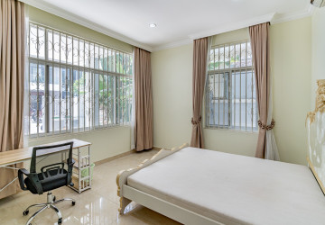 6 Bedroom Villa For Rent - Tonle Bassac, Phnom Penh thumbnail