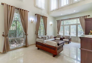 6 Bedroom Villa For Rent - Tonle Bassac, Phnom Penh thumbnail